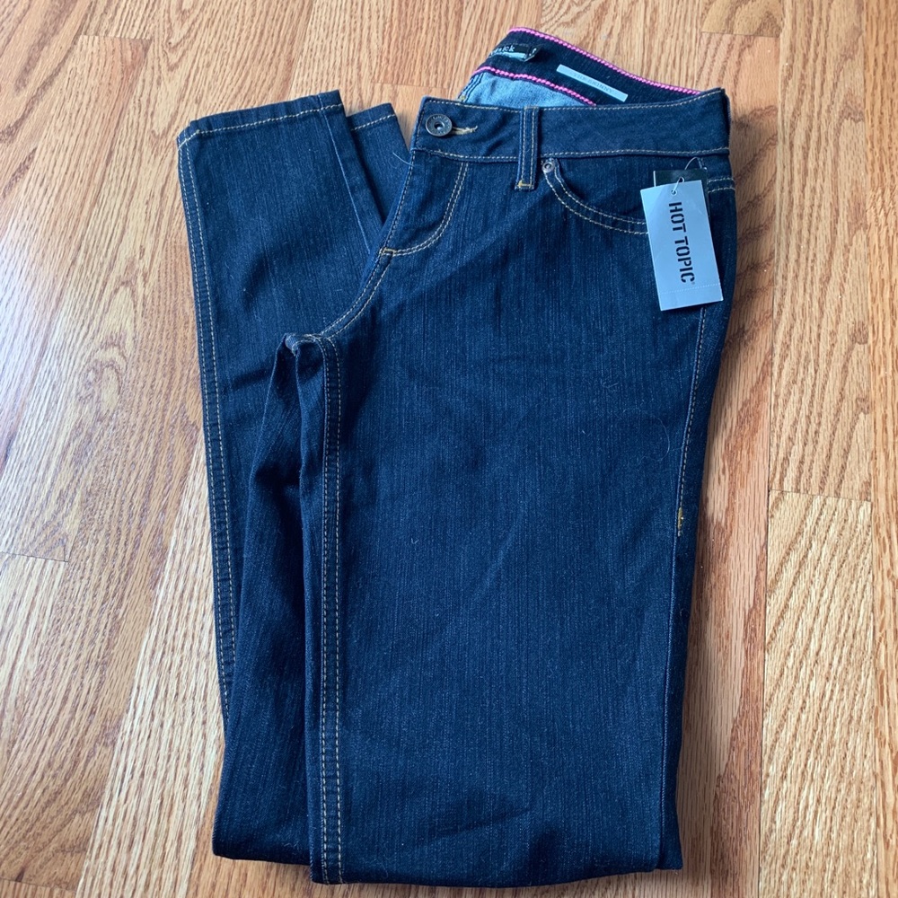 HOT TOPIC DENIM JEANS!
